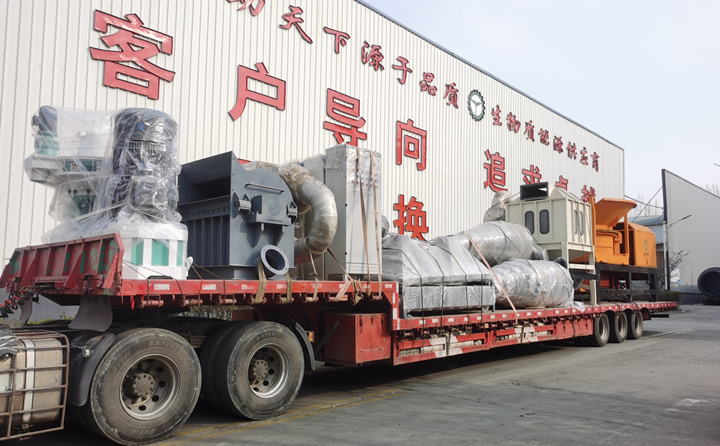 由于山東顆粒機質(zhì)量與價格并存，在市場的所占比例越來越大，越來越多的客戶選擇與山東顆粒機廠家合作，購買鋸末顆粒機、破碎機、粉碎機等設(shè)備。